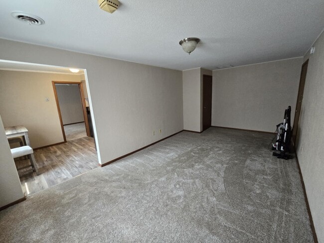 Photo - 302 N Cedar Ave