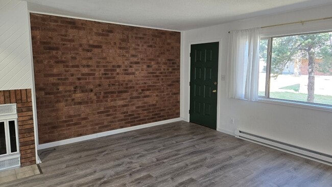 Photo - 2107 Chatalet Ln Unit Apt M