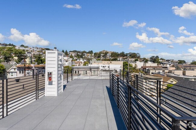 Building Photo - 4445 18th St Unit 4443A Rental