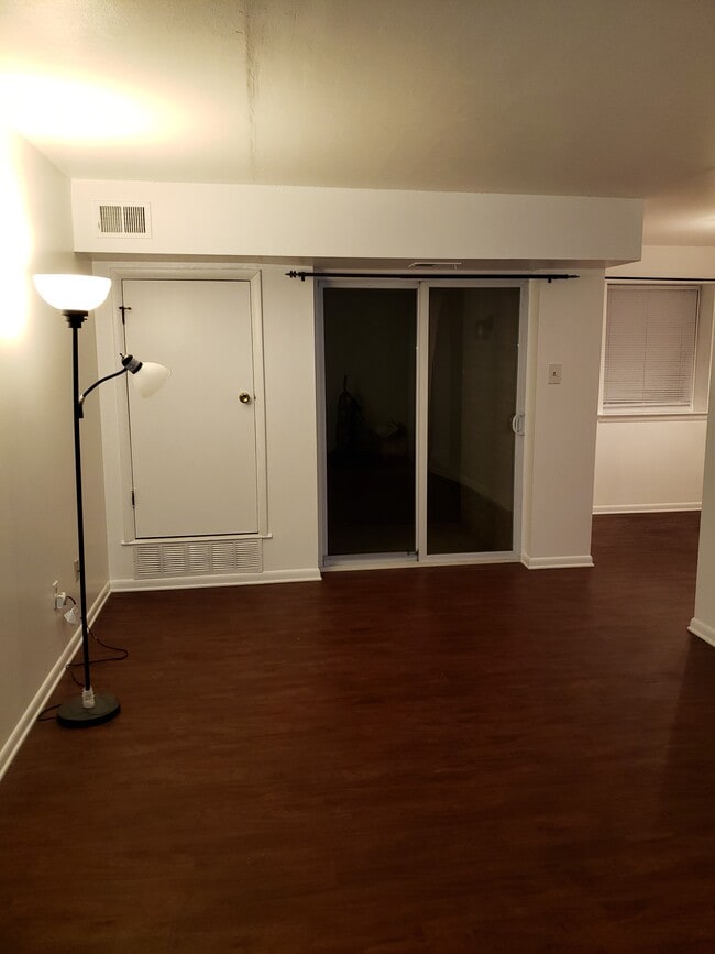 Photo - 2305 Pond View Dr Unit 2305 Pond View Drive