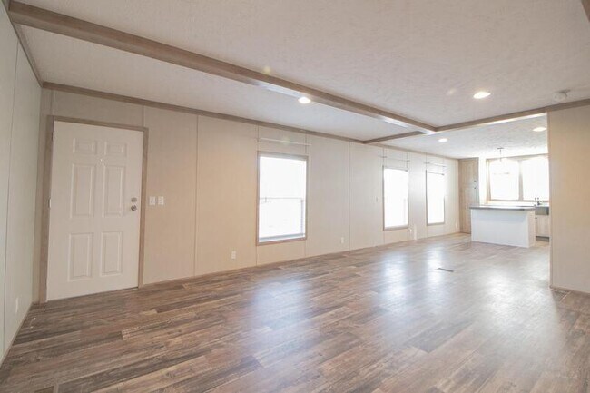 Photo - 1501 Thompsonville Ln