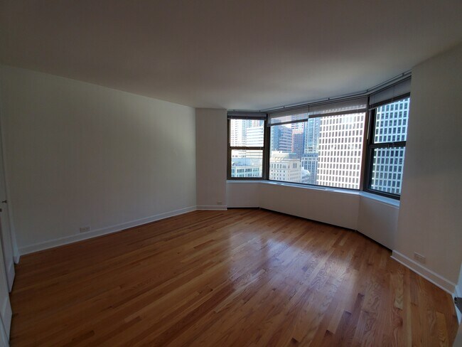 Photo - 535 N Michigan Ave Unidad 1212