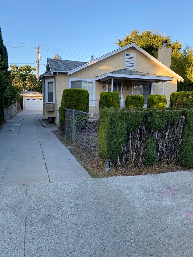 Photo - 4220 Duquesne