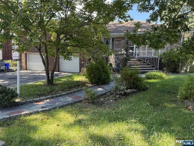 Photo - 1069 Palisade Ave