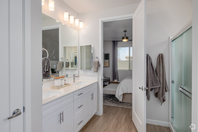 3BR, 2BA - 1,282SF - Primary Bathrom