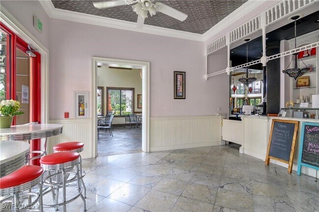 Photo - 9065 Albion Ln N