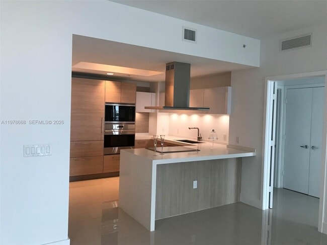 Building Photo - 17111 Biscayne Blvd Unit 408
