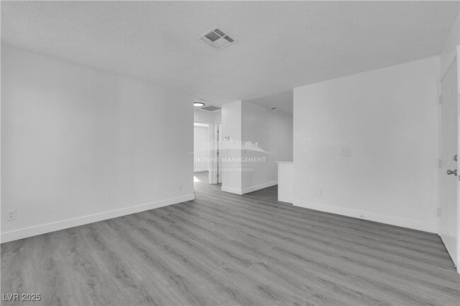 Photo - 921 Snug Harbor St