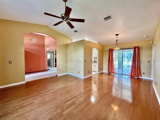 Photo - 25145 Mercedes Dr