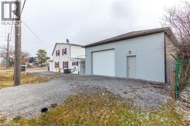 Photo - 355 Jones Rd