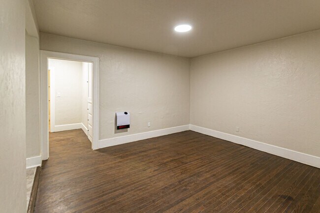 Photo - 2440 NW 16th St Duplex Unidad 2440