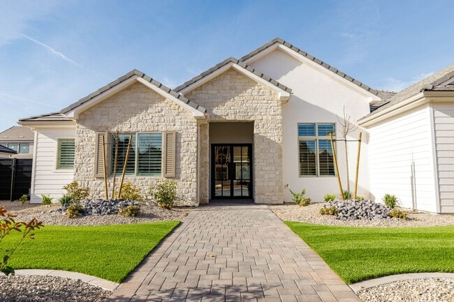 Photo - Beautiful single story with 4 bedrooms close to Crimson High School