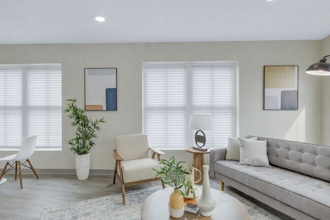 Photo - 375 Cummins Hwy Unidad 201