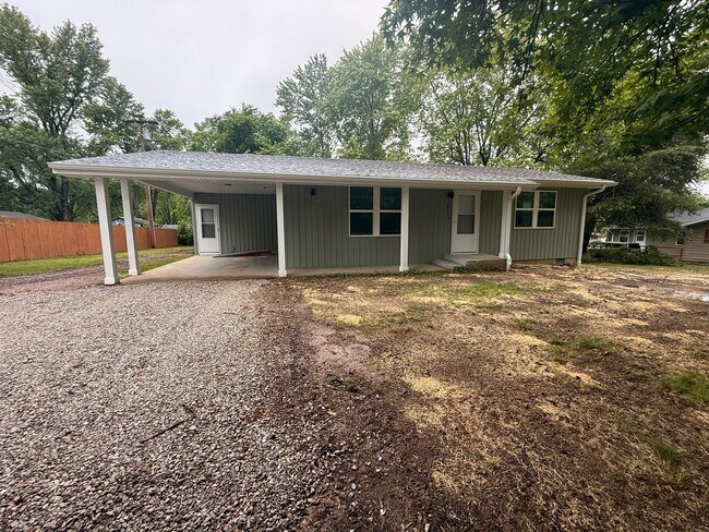 2 Bedroom, 1 Bath Remodeled House - 2 Bedroom, 1 Bath Remodeled House