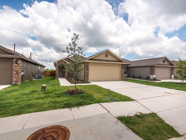 Photo - 224 Lake Gln