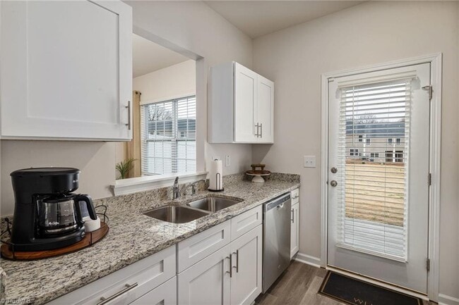 Photo - 5641 Carrington Ct