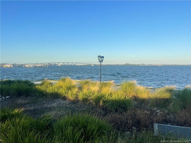 Photo - 118 NE Bay Dr