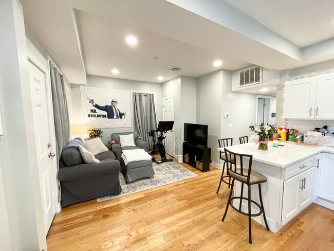 Photo - 19 Washburn St Unidad 3