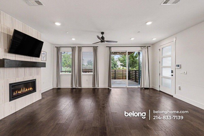 Photo - 860 Bandera Ct