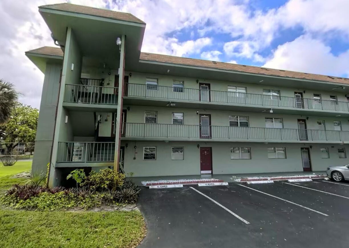 Photo - 611 S State Rd 7 Unidad 1b Rental