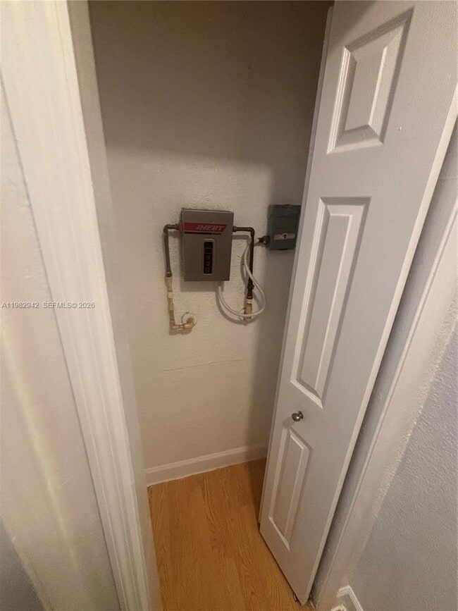 Photo - 300 SW 4th Ct Unit 9