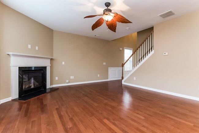 Photo - 234 Cavendar Way