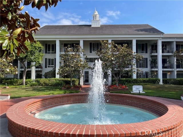 Building Photo - 101 Scholz Plaza Unit 35