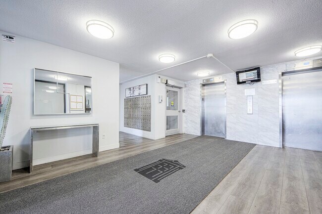 Photo - Scarborough Golf Apartments