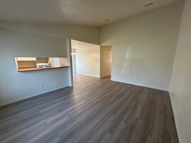 Photo - 521 Greenlawn Blvd