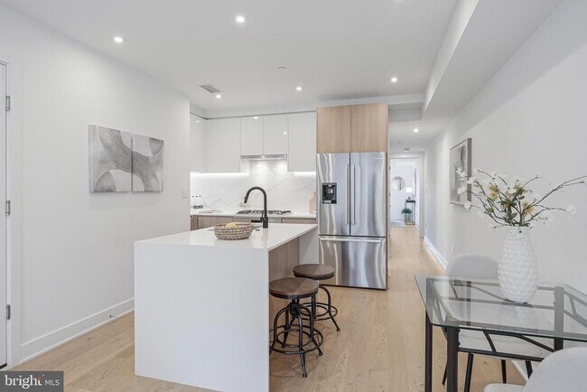 Photo - 4017 Davis Pl NW Unit 6