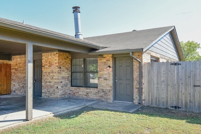 Building Photo - PEPERPORT.3913-3915 Unit 3915