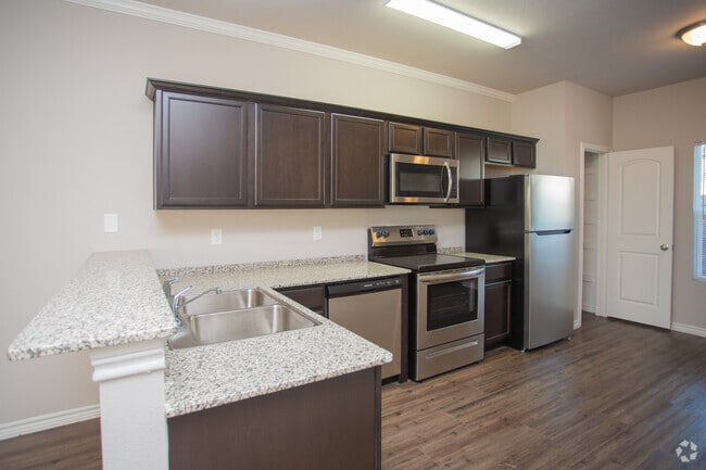 2BR, 2BA - 920SF - Designer Two