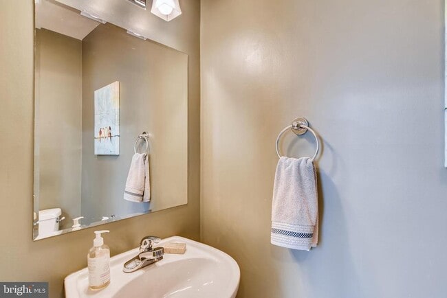 Photo - 819 S Potomac St