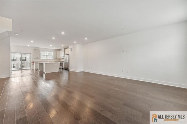 Photo - 46 Mariveles Wy