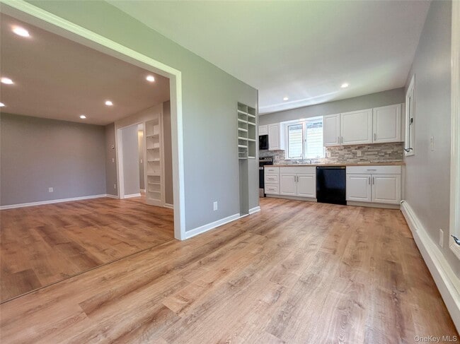 Photo - 306 3rd Rd