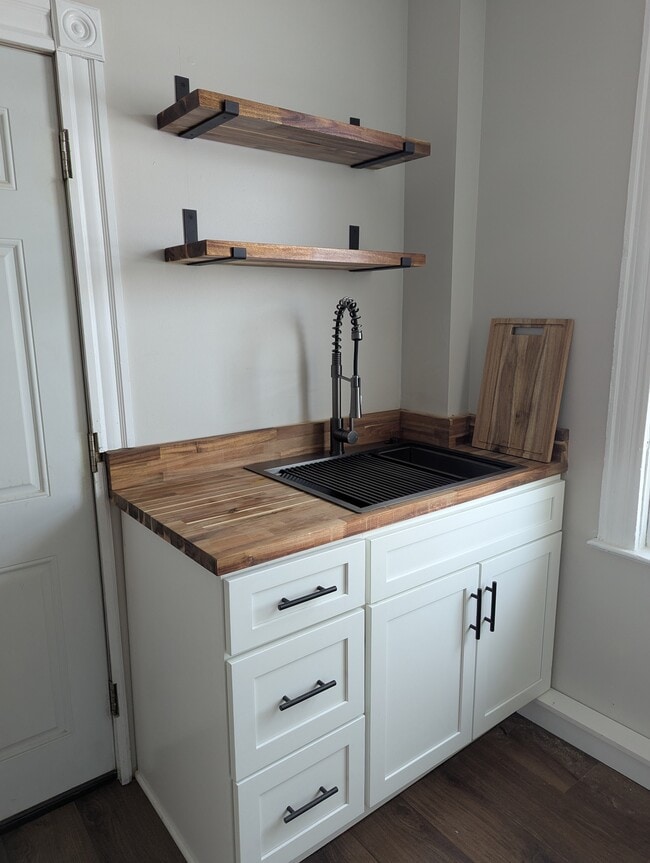 Kitchen - 57 Clemence St Unit 3