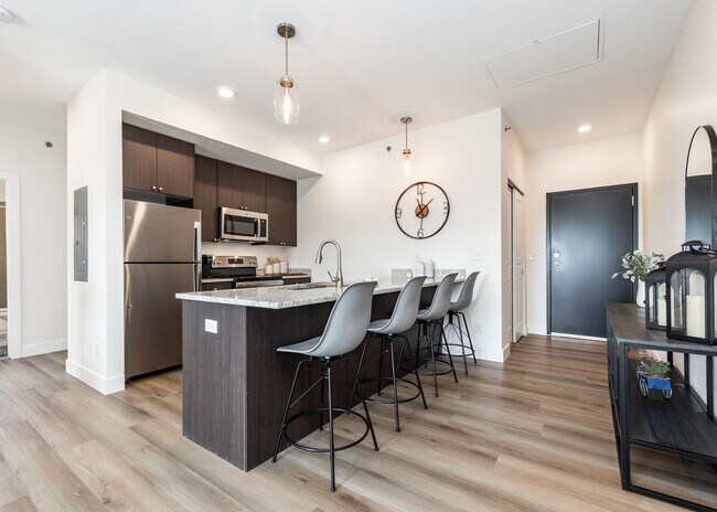 Photo - 1 bed, 1 bath Top Floor near Garden of the Gods Unit Silverstone 5661 #301
