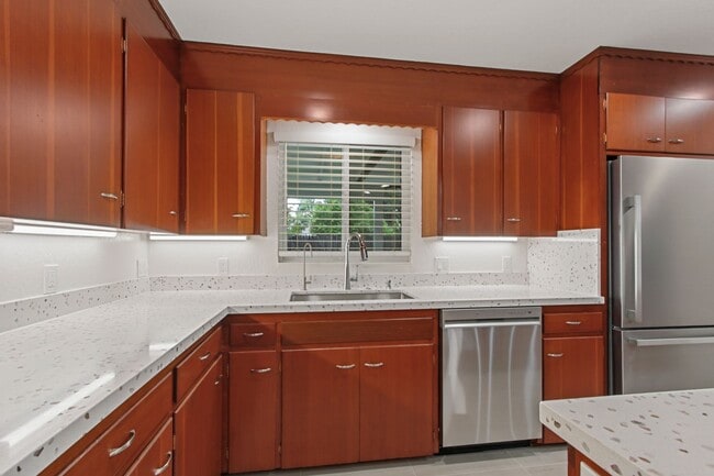 Photo - Central Davis 3/2 Mid Modern