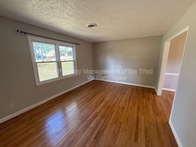 Photo - 2563 Wood Valley Rd