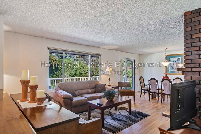 219 N Mitchell Dr