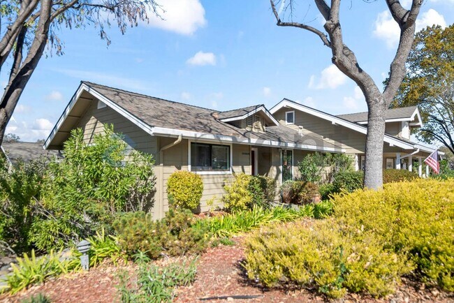 Photo - 14541 Oak St