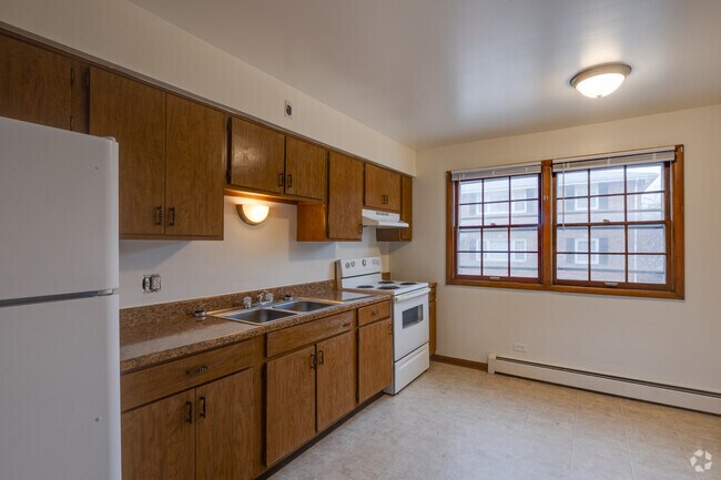 2BR, 1BA - 870SF