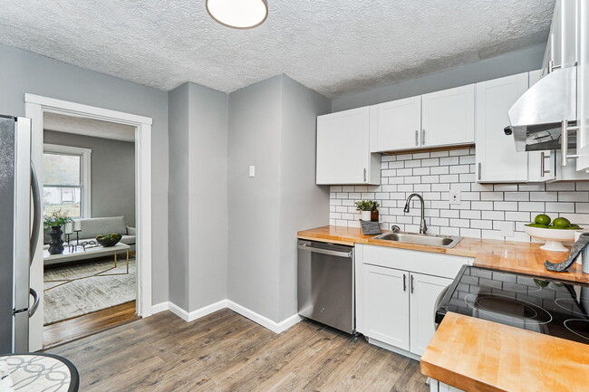 Photo - 624 Effingham Dr