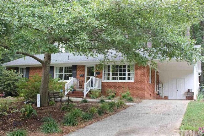 Photo - 904 Chatham Lane House