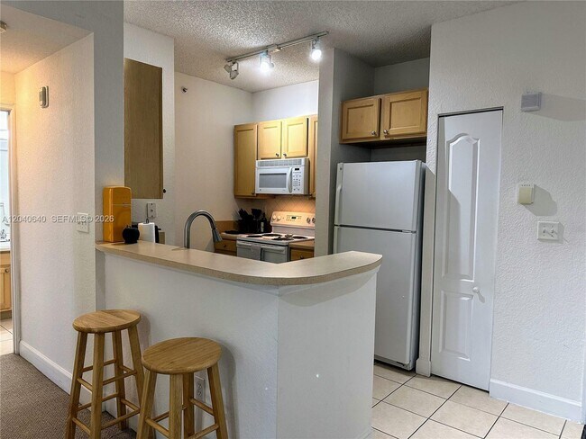 Photo - 6001 SW 70th St Unidad 621