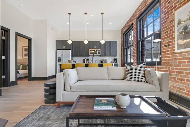 Building Photo - 1148 S Peters St Unit ID1265815P Rental