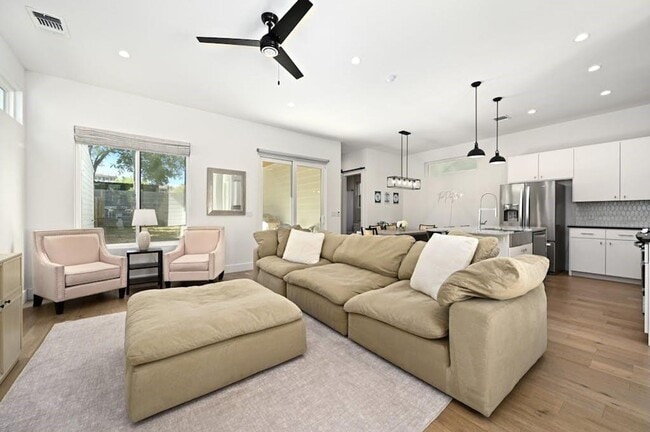 Photo - 5212 Huisache St