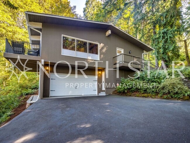 Photo - Hidden Lake Oswego Mid-Century Treasure