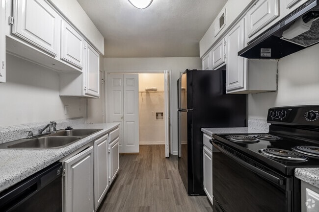 2BR, 1.5BA - 1,080SF - Kitchen