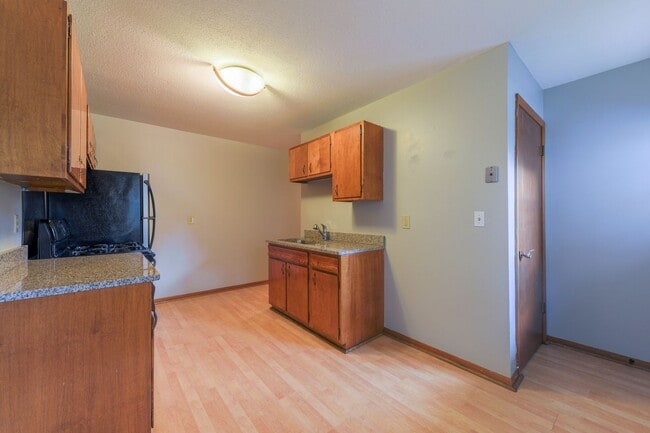 Photo - 1943-1945 Buchanan St NE Unit 1945 Buchanan